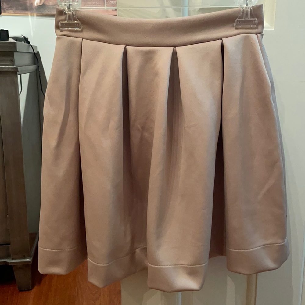 Tan pleated mini skirt